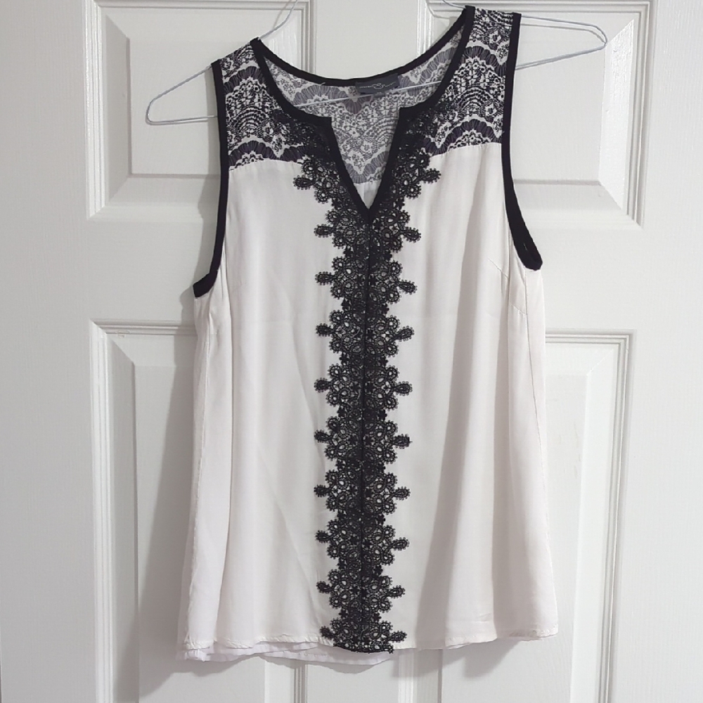 Elegant Black and White Lace Trim Women's Top